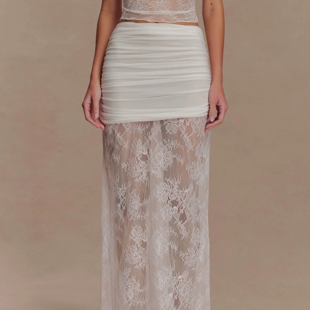 BRAND NEW WITH TAGS meshki white lace skirt